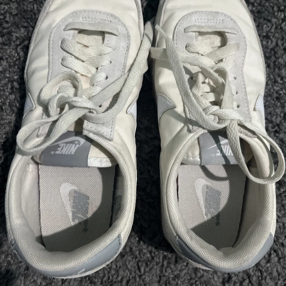 Nike Daybreak Sneaker Women US 7.5 White Pale Ivory Light Smoke Grey Retro Shoes - Picture 16 of 16